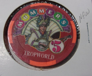 TROPWORLD CASINO (1996 MUMMERS) $5 gaming poker chip Atlantic City. N.J.