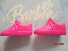 BARBIE DOLL / PAIR OF SHOES: BOOTS, PUMPS ....... (1601)