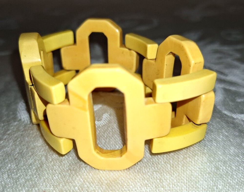 VINTAGE BAKELITE PUZZLE CUT OUT YELLOW BRACELET RARE $94.99