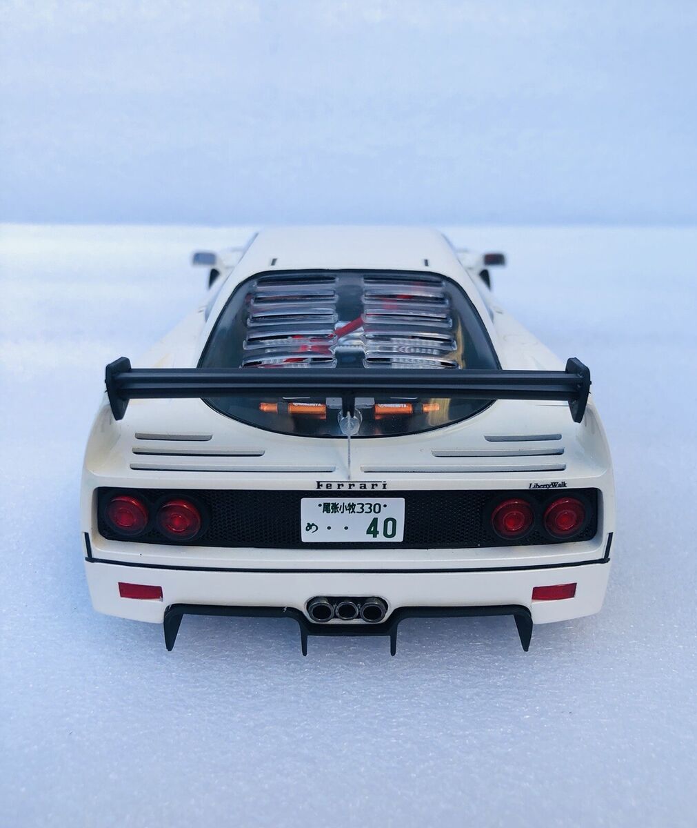 1/18 GT Spirit Liberty Walk Ferrari F40 LBWK white GT379 1/18 GT Spirit Liberty Walk Ferrari F40 LBWK white GT379