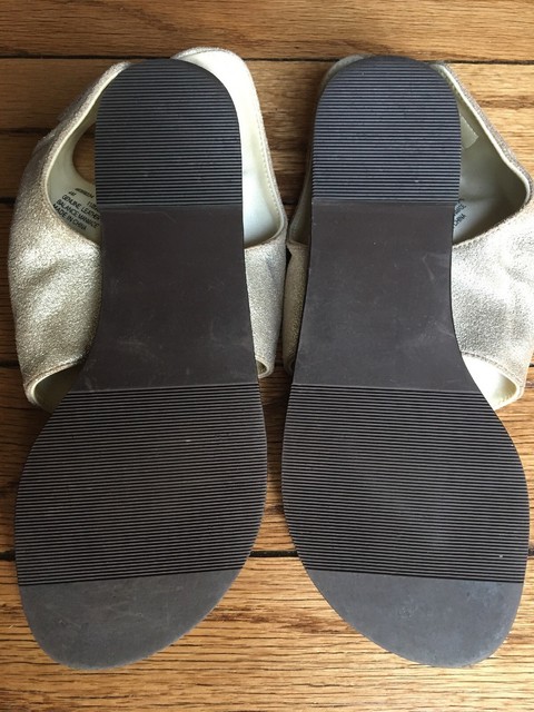 Nordstrom Girl's Ankle-High Hooded Thong Sandals sz 4M Shiny, Metallic Gold | eBay