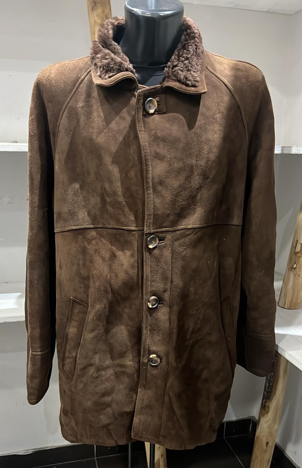 Republic Of Leather Used Sheepskin Pre-Owned Men's Size 56 Brown XYM638L