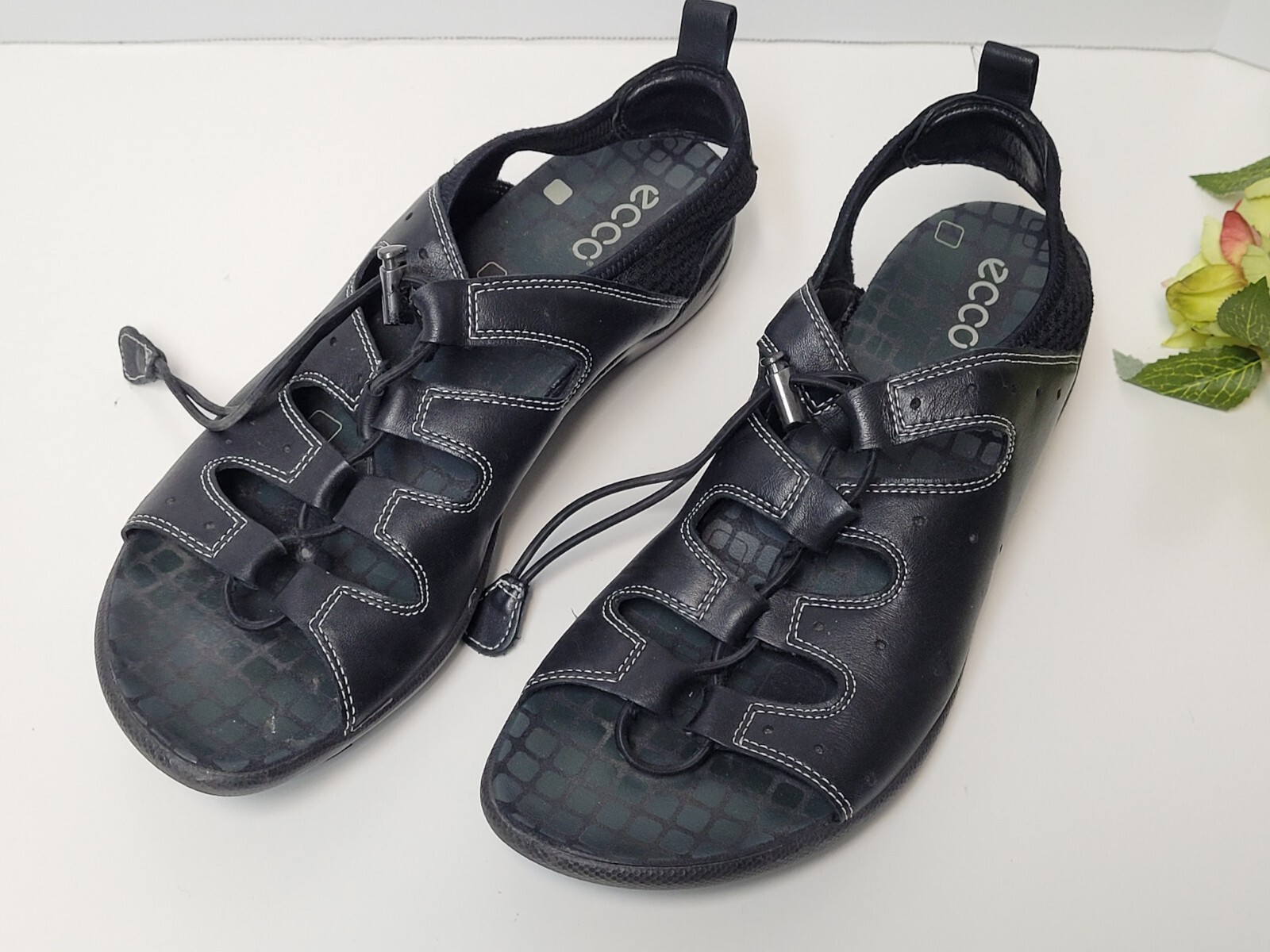 ecco toggle sandals