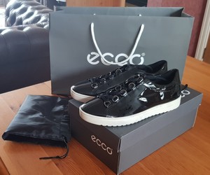ecco ladies trainers