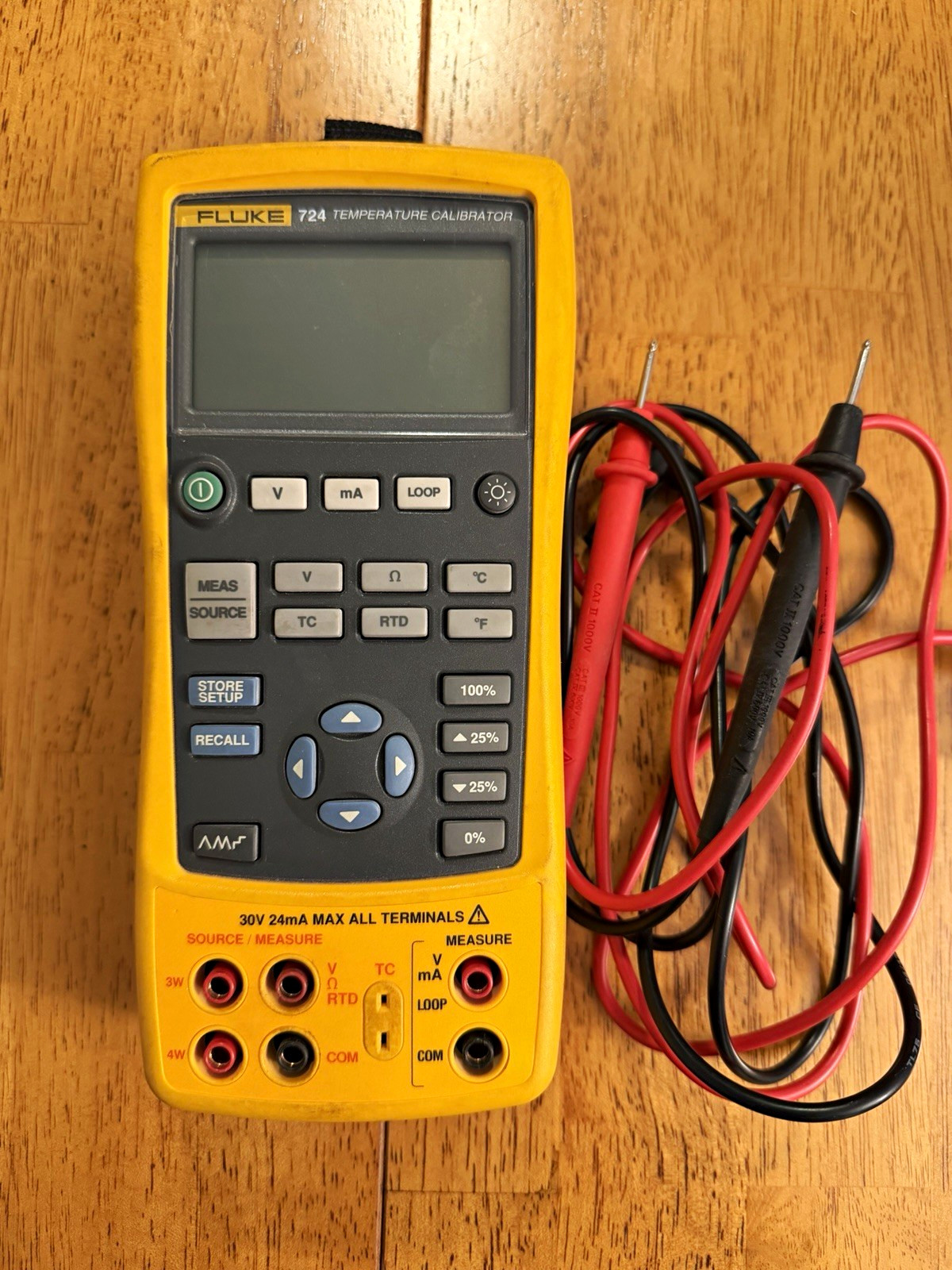 Fluke 724 Temperature Calibrator Meter w/ Test Leads Model 724