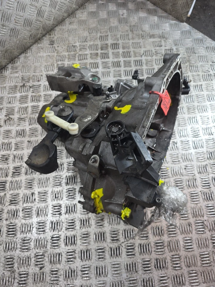 Peugeot 208 Gearbox 5 Speed Manual 9675193610 Mk1 1.4 Petrol 2012-2020N - Image 2 of 4