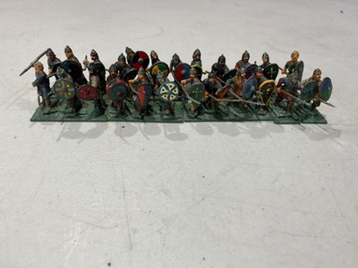28mm Saxon Fyrd Metall bemalt 24 Figuren S13