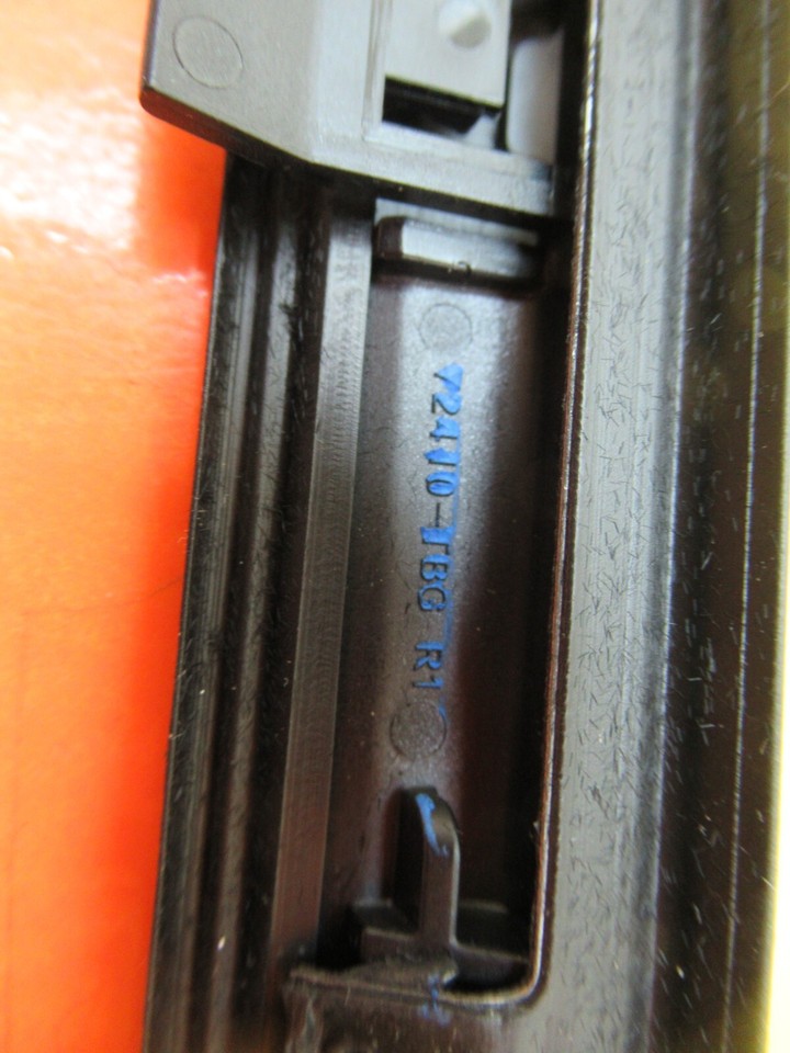 DOOR MOLDING DOOR GLASS RUBBER SEAL TRIM PASSENGER SIDE oe CIVIC 1620