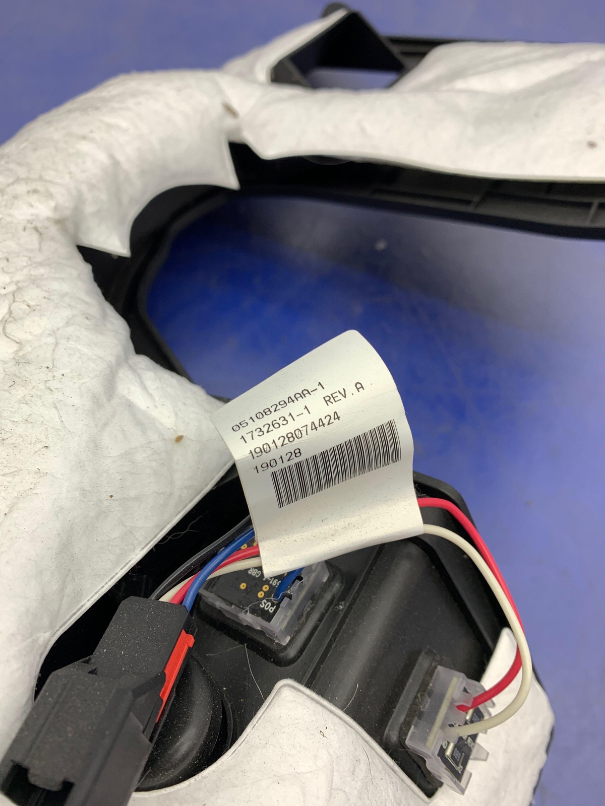 2017-2020 MASERATI LEVANTE M161 OEM LH FRONT LEFT LOWER KNEE PAD TRIM 670043363