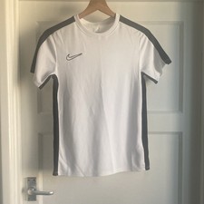 Nike Boys White/Grey Short Sleeve Crew Neck Colourblock Activewear T-Shirt M