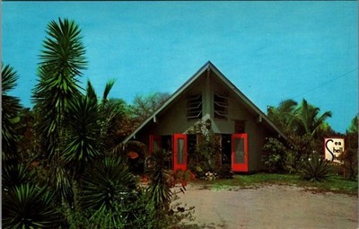 Vintage Postcard Churchill's Sea Shell Shop Sanibel Island Florida