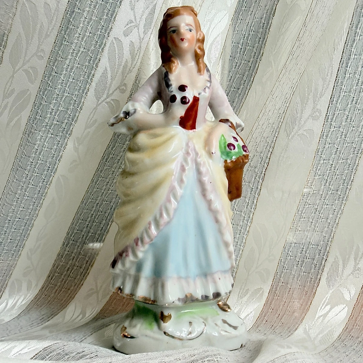 女の人のオブジェ Occupied Japan Woman Figurine In Occupied Japan Collectibles for