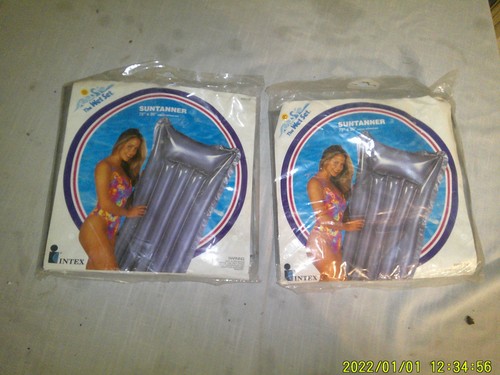2 SAME INTEX SUNTANNER FLOATS SEALED