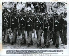 1989 Press Photo Morgan Freeman with Cast Actors of "Glory" Movie - syp37719