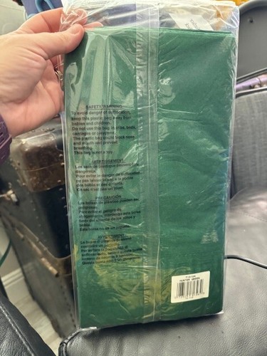 Touch Of Color Paper Plastic-Lined Hunter Green Tablecover 54x108" 3-Ply New! - Picture 2 of 2