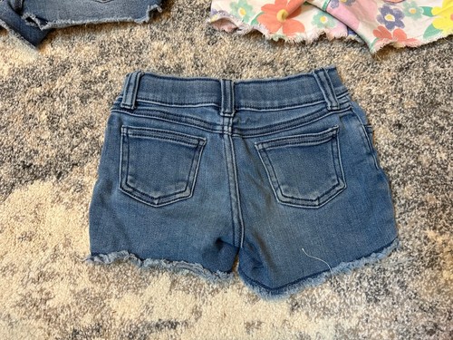 Girls size 6 shorts - Picture 9 of 9