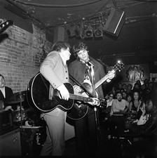 Brothers Don Everly And Phil Everly Of The Everly Brothers Perfo - 1969 Photo 9