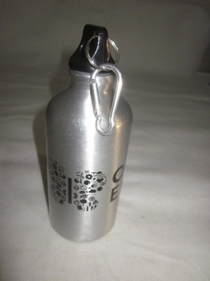 metall silber trinkflasche alt gebraucht unser effekt drauf gedruckt einige zerkratzt gebraucht