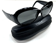 Kenneth Cole Reaction Black Modern Sunglasses KC 2401 w Vogue Zipper Case