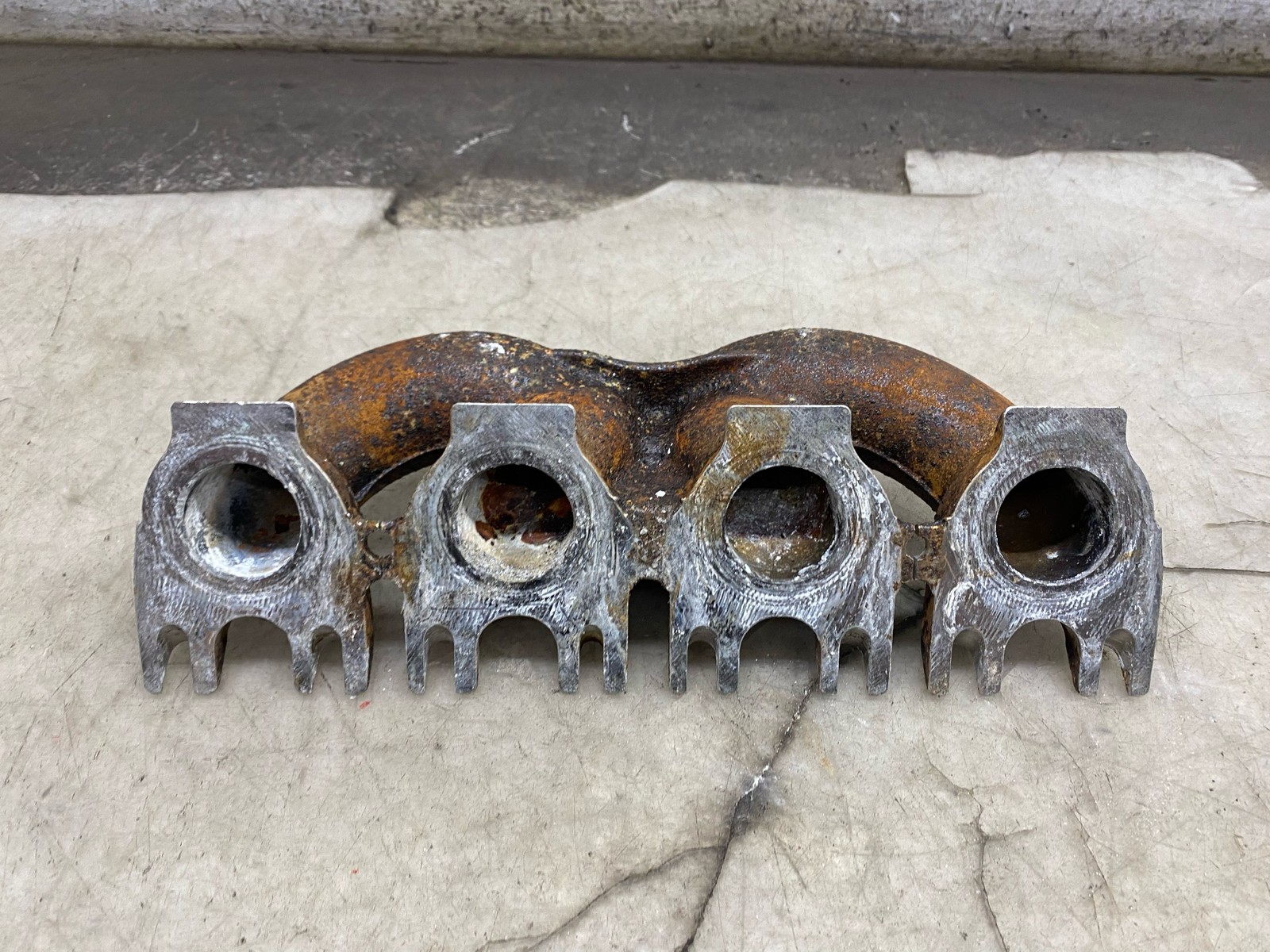 2020-2025 ASTON MARTIN DBX 4.0L V8 RIGHT ENGINE EXHAUST MANIFOLD 1771400209 OEM