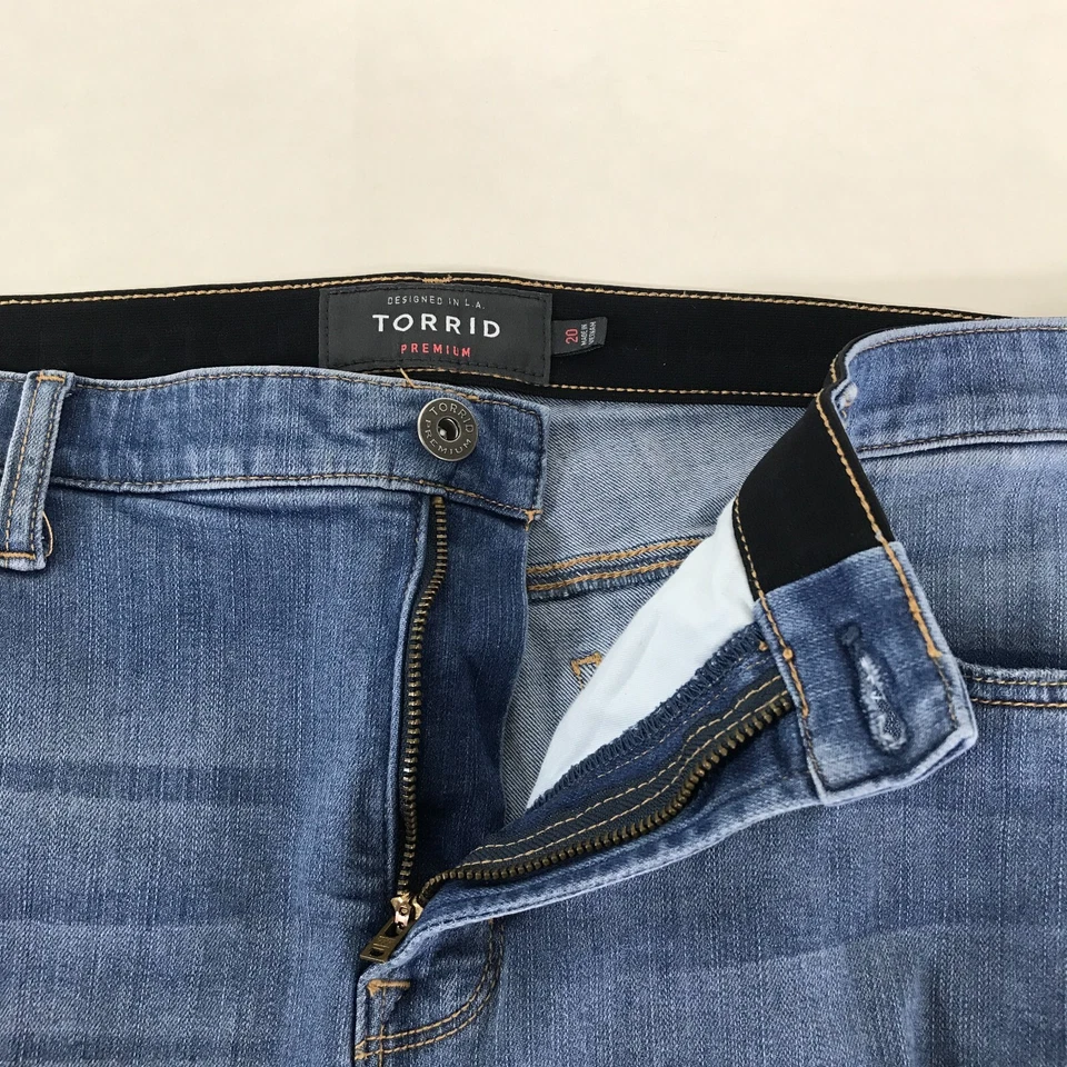 Torrid 8" Sky High Skinny Premium Stretch Short Women's Plus Size 20 Distressed - Image 2 of 4
