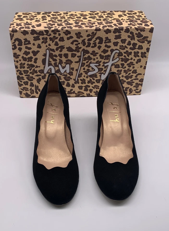 Zapatos de salón de tacón alto festoneado de gamuza negra con suela francesa talla 7,5 B Foto 2 de 4