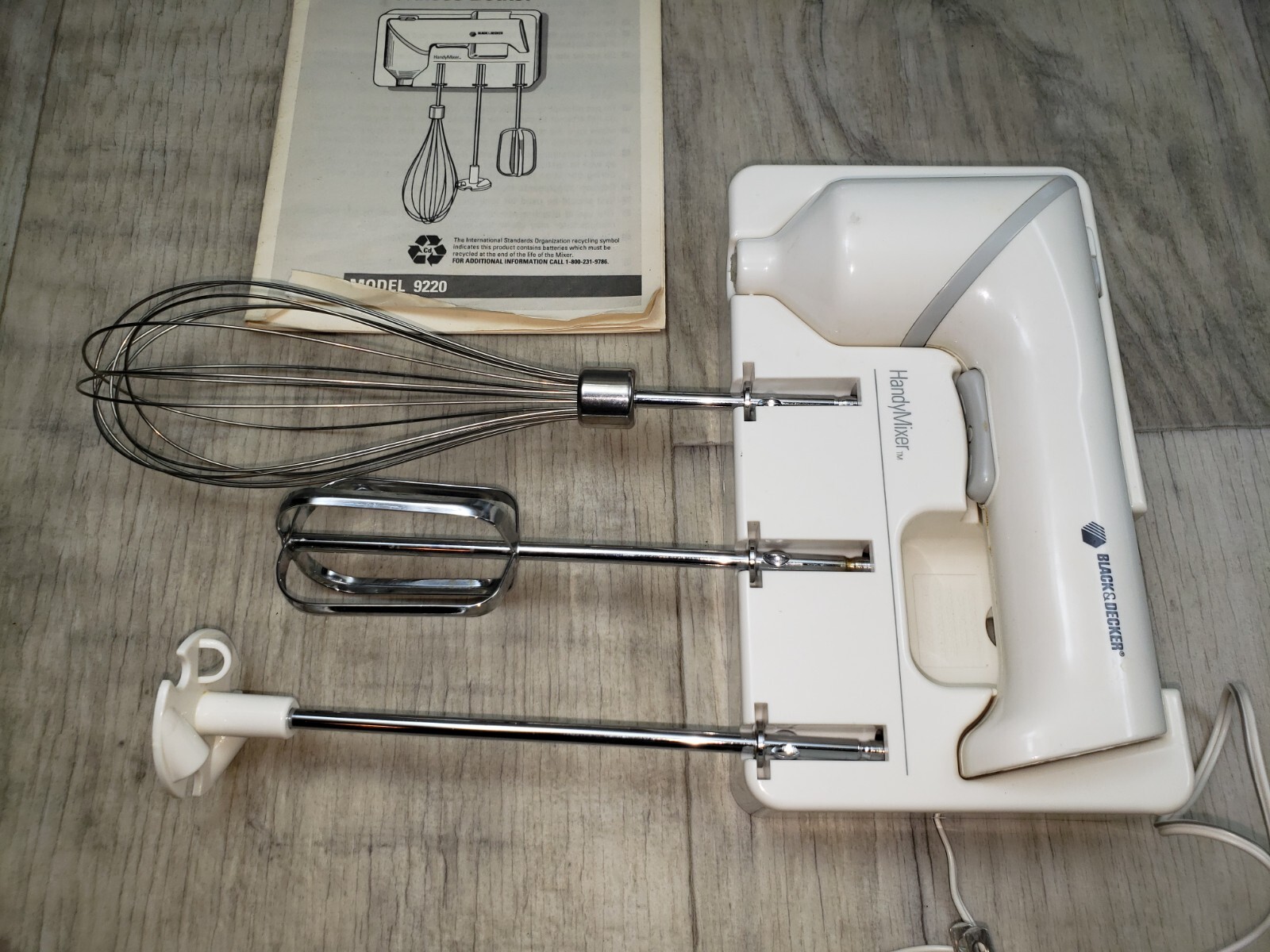 BLACK & DECKER HAND MIXER & BLENDER IN ONE COMPLETE IN BOX 9220 FOR