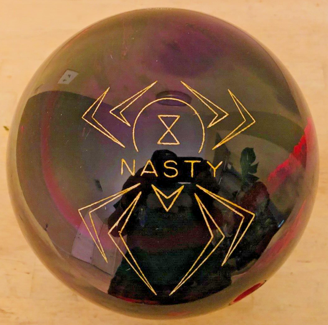 HammerBlack Widow NASTY15 lb.Reactive Solid Bowling BallNo Thumb