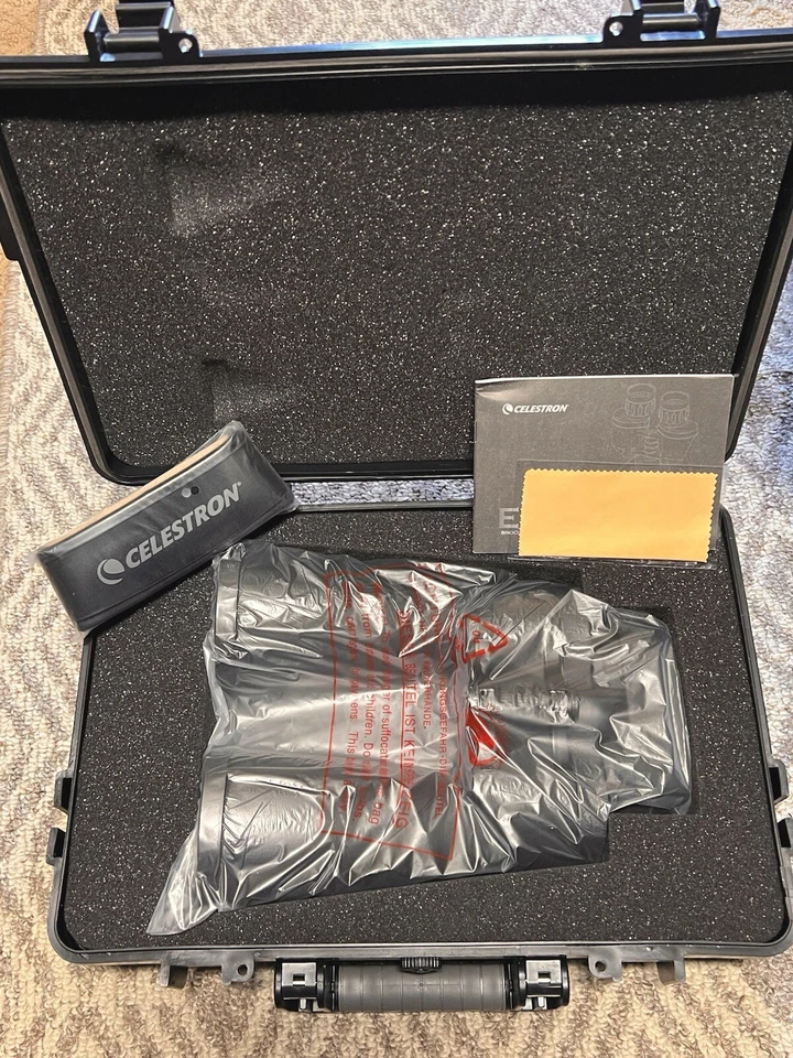 New Celestron Echelon binoculars 20x70 manufacture # 71454 + tripod adapter - Image 2 of 4