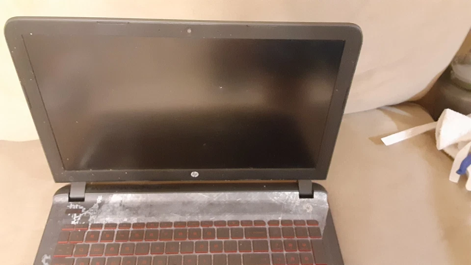 HP Star Wars Special Edition 15-an050nr 15.6 in - 1TB, Intel i5-6600U 6GB RAM - Image 2 of 3