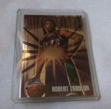 Fleer Metal Universe Robert Traylor Milwaukee Bucks Rookie #59 1998 NBA Card. rookie card picture