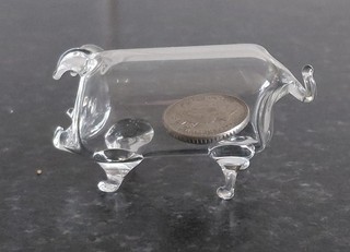 Vintage Hand Blown Glass Miniature Pig with a 1990 5p Coin Inside