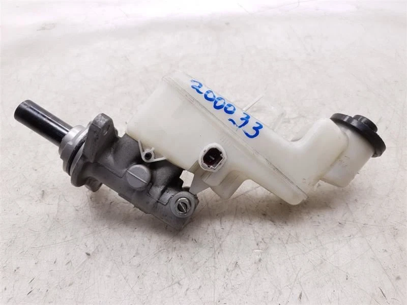 MONTAJE CILINDRO MAESTRO FRENO TRACCIÓN DELANTERA TOYOTA AVALON 13-18 2,5 L Foto 2 de 4