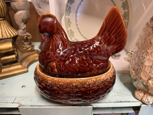 Hull Brown Ceramic Hen on Nest Covered Dish Glossy Pottery Farm Animals USA