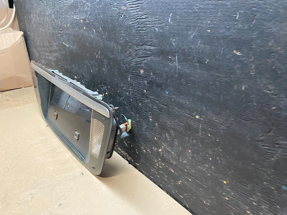 Panel de moldeo de matrícula de maletero trasero Acura TL 2004 a 2008 fabricante de equipos originales u7450 DG Foto 2 de 4