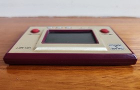 Nintendo Game & Watch Helmet CN-07 with battery cover