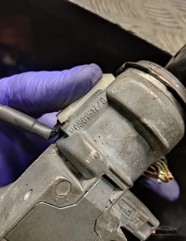 Toyota Avensis T250 2008 Diesel Ignition barrel lock n0501517 GED97158 - Image 4 of 4