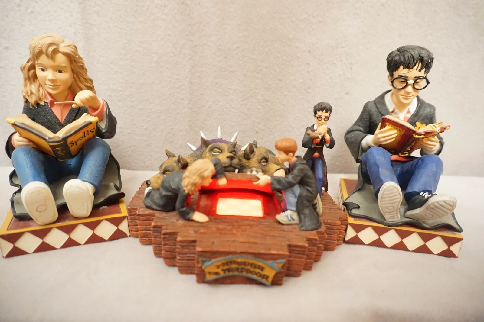 HARRY POTTER & HERMIONE BOOKENDS + BEAUTIFUL NIGHTLIGHT COLLECTABLE