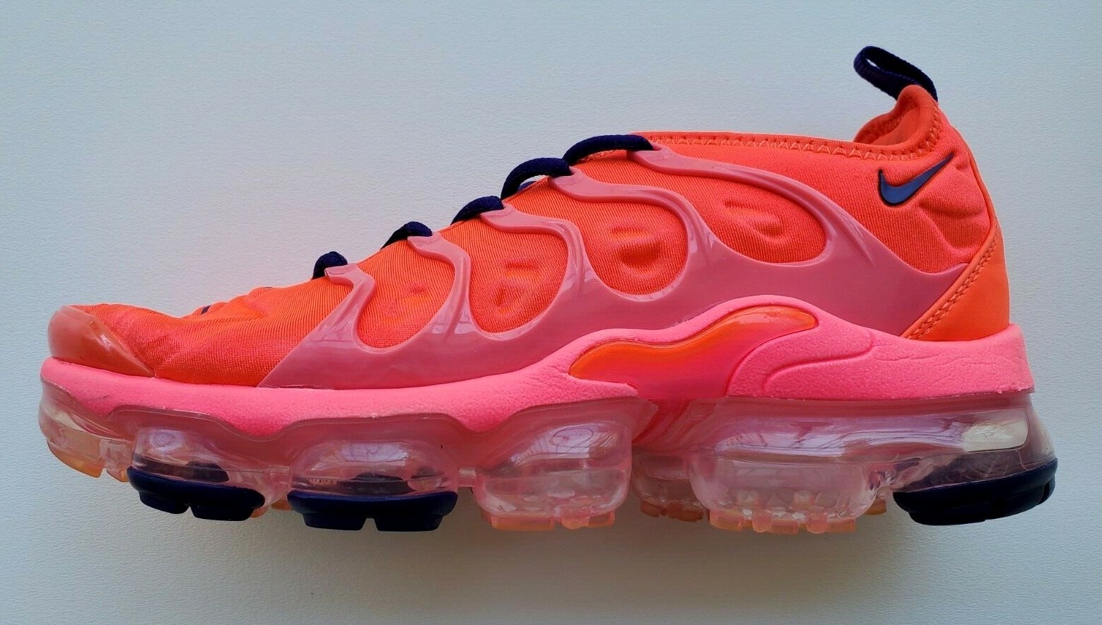 pink red vapormax