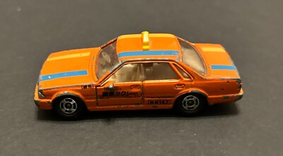 TOMICA TOMY TAXI NISSAN CEDRIC 4 DOOR H.T No. 13 ORANGE OPEN DOOR
