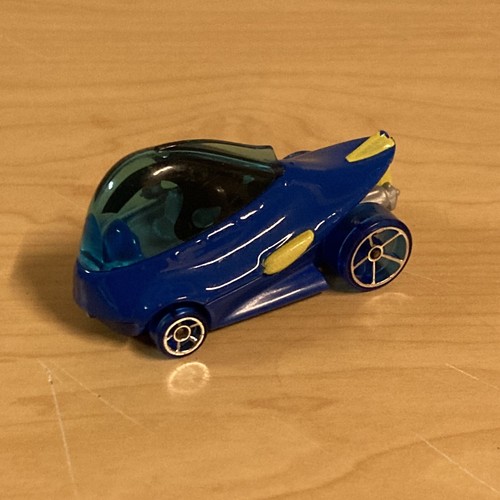 Dory Disney Character Cars Series 4 Hot Wheels (2019) Finding Nemo - Picture 9 of 12