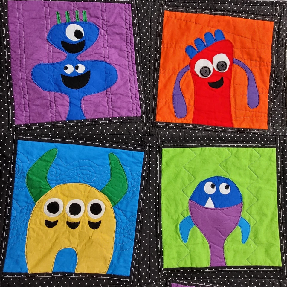 Edredón para bebé Little Monsters hecho a mano Foto 3 de 4