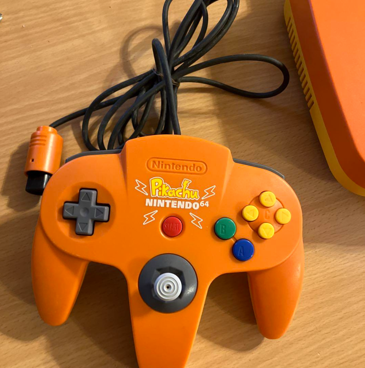 任天堂64 D42 Nintendo 64 Pokemon Pikachu console Orange x Yellow