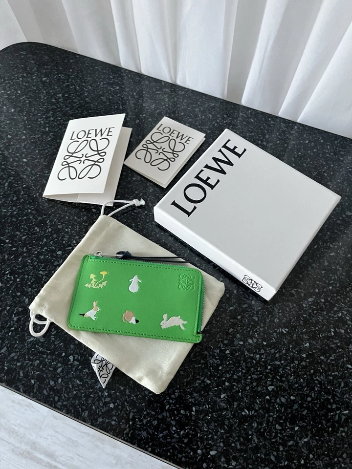 NUEVO LOEWE x Howl’s Moving Castle Verde Conejo Cuero Tarjetero Cartera Bolsa Foto 2 de 4