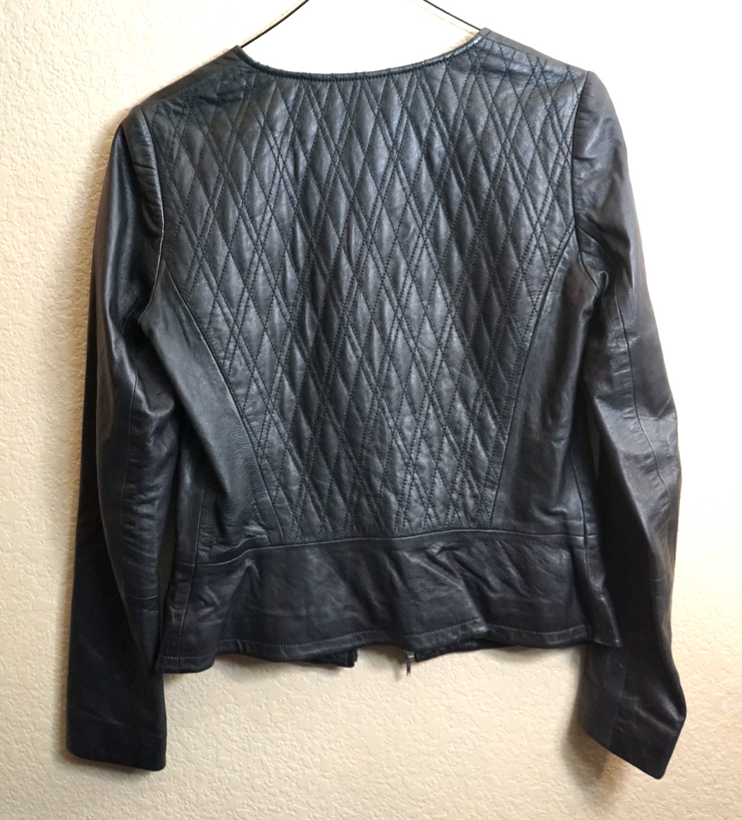 Hinge designed in Seattle small black quilted pat… - image 5