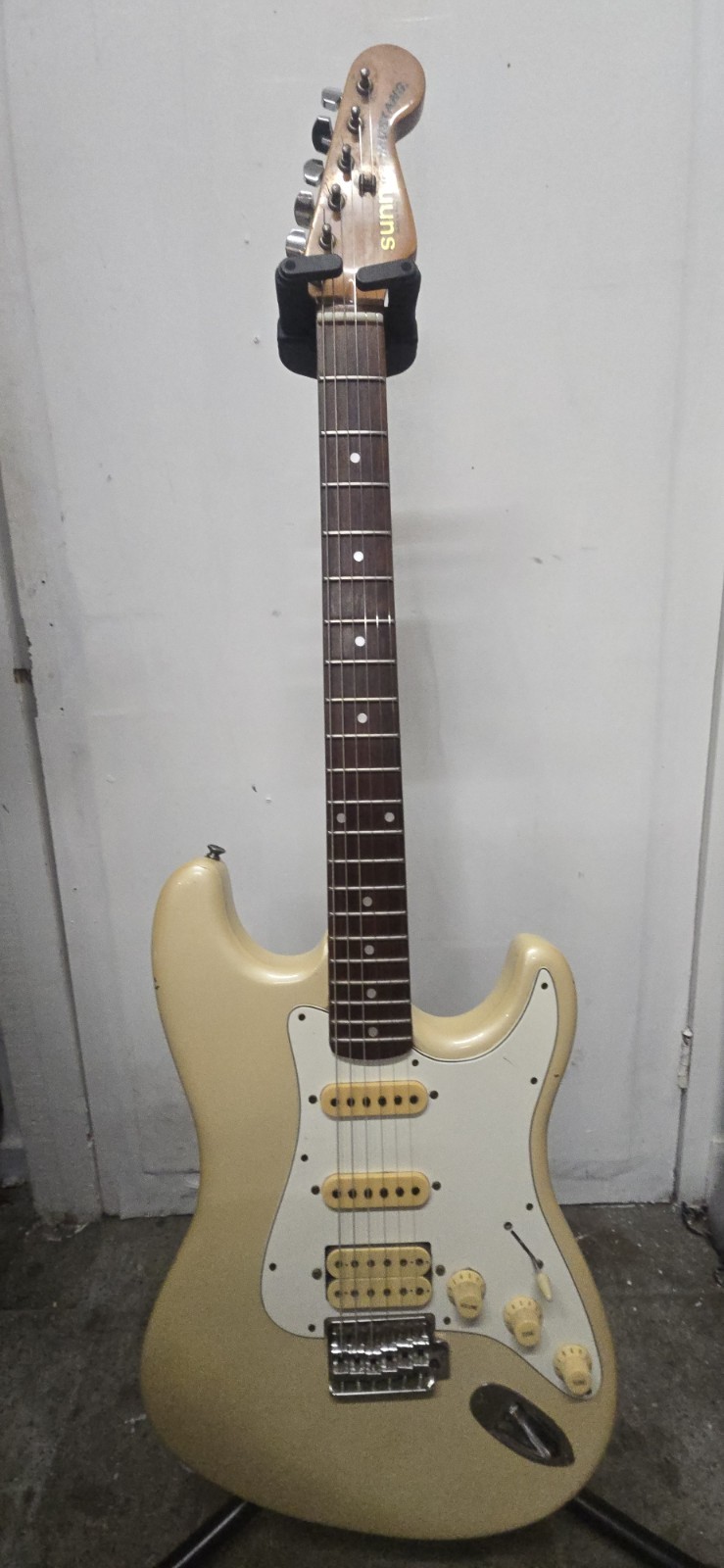 1980s Sunn Mustang Electric Guitar By Fender FMIC - Pearl White / Cream