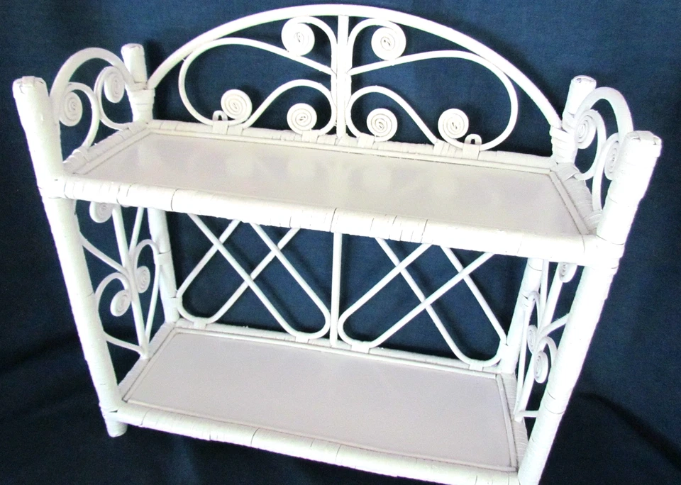 VINTAGE WICKER RATTAN BAMBOO 2 SHELF UNIT   HANGING OR COUNTERTOP WHITE - Image 2 of 4