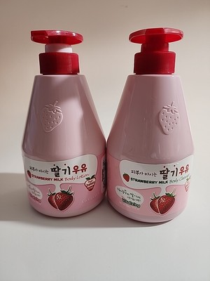   Welcos STRAWBERRY Milk BODY LOTION & BODY CLEANSER 19.75 Oz Each Bottle New 