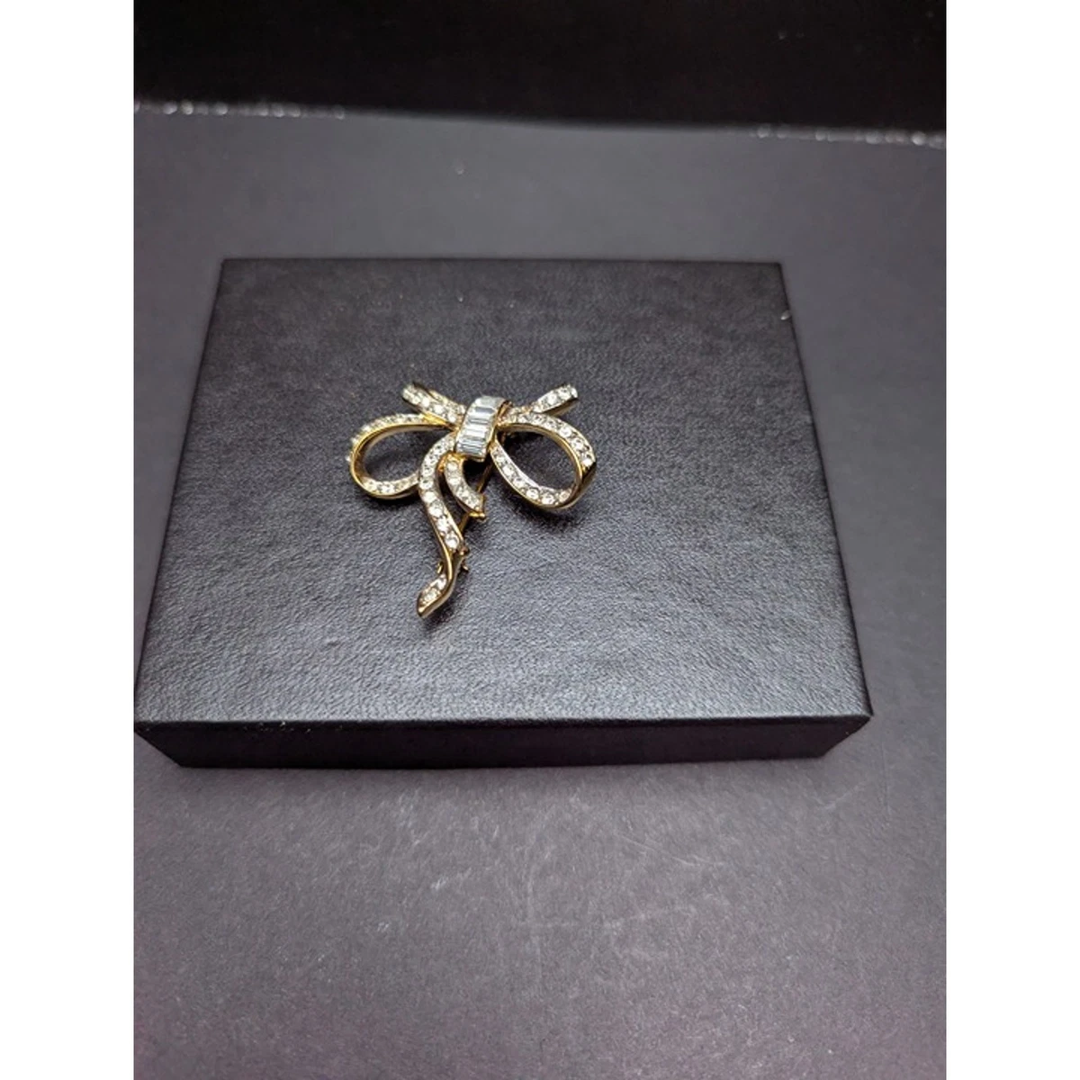 SUWAROVSKI　ブローチ Connexus ブローチ, ミックスカット, `Love is around`, ホワイト