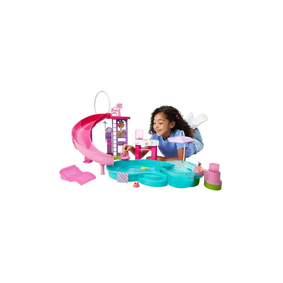 MATTEL Barbie Traumpool Spielset mit Rutsche und schäumendem Whirlpool sowie über 20 Zu
